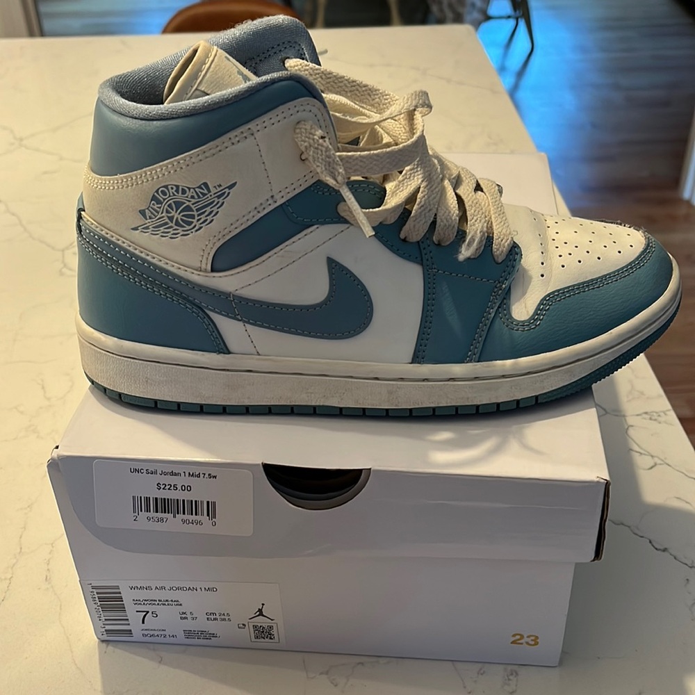 Womens Air Jordan UNC Sail Jordan.